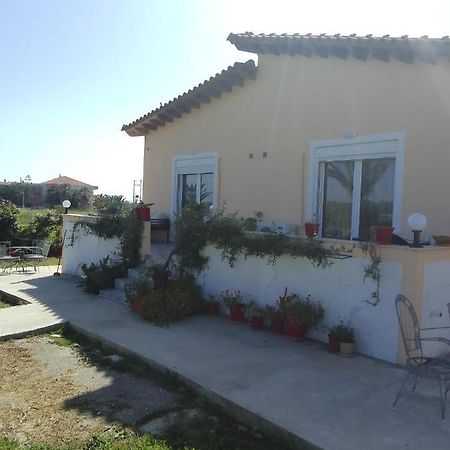 Studios Στουσ Πυργουσ Θερμησ Mytilíni Exteriör bild