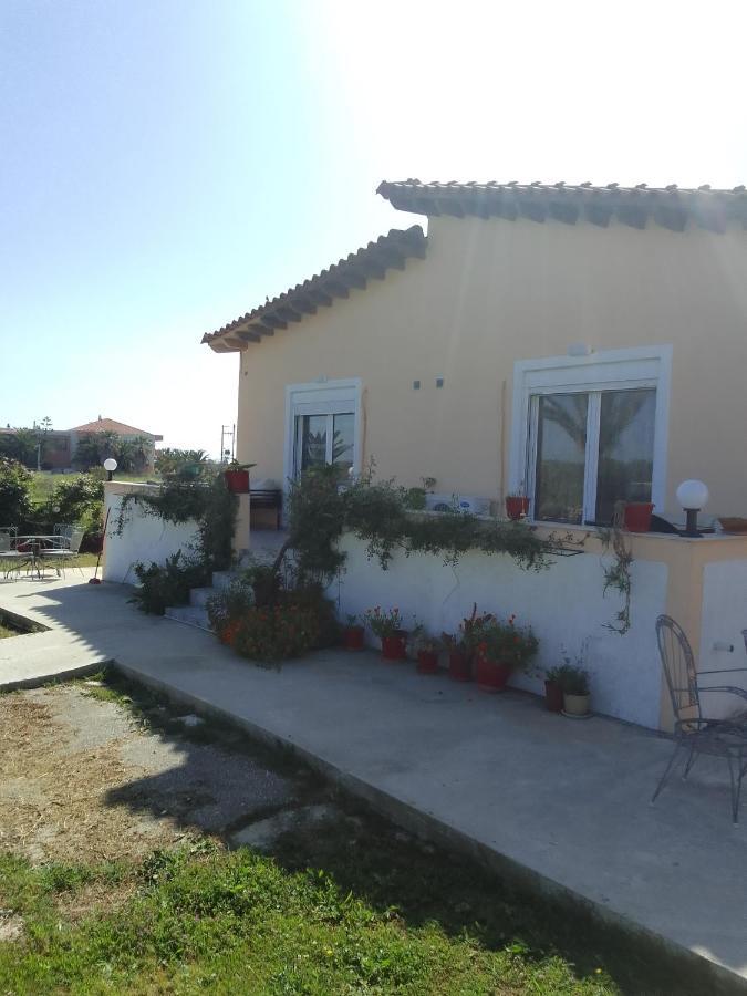 Studios Στουσ Πυργουσ Θερμησ Mytilíni Exteriör bild